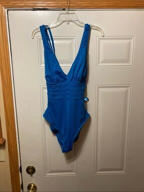 Lablanca  One-Piece Swimsuit - Classic V-Neck 14